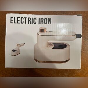 Foldable Mini Electric Travel Iron W/ Spray Handle Rotates new in box